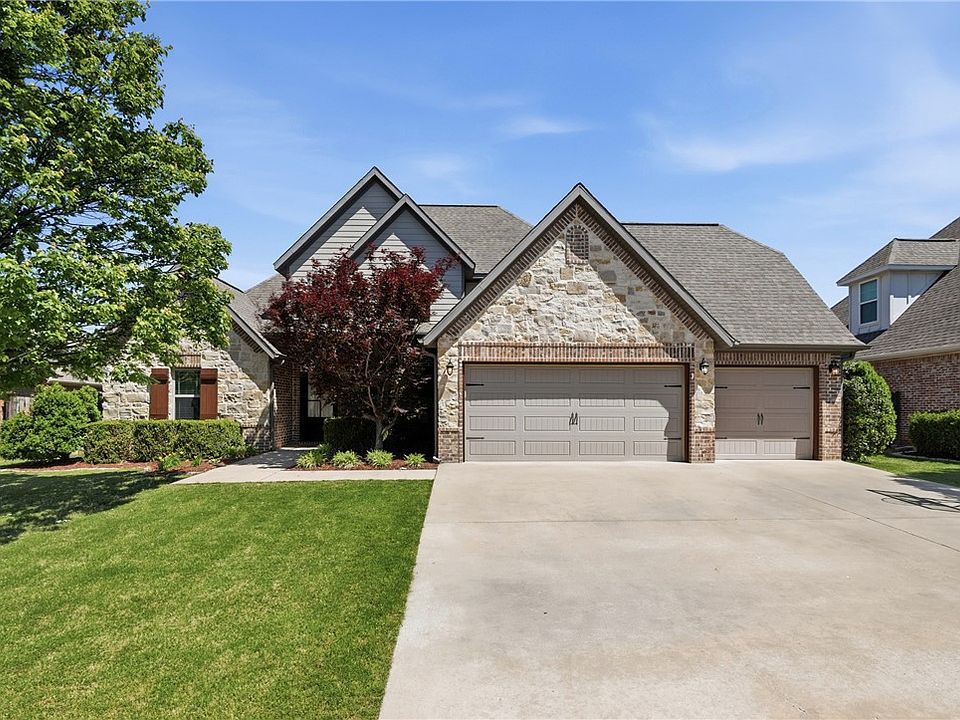 1st image of 3901 Lexington Dr