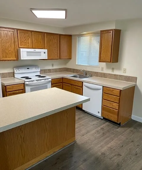 13229 Clairmont Way — Photo 6