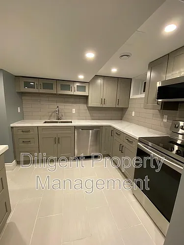 369 Applegrove Ave #LOWER Photo 1 369 Applegrove Ave #LOWER Photo 1