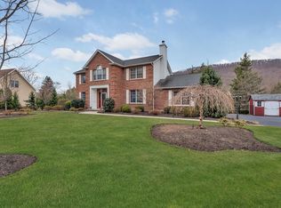 23 Mountainview Dr, North Haledon, NJ 07508