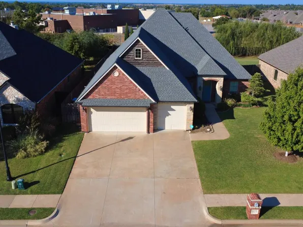817 Northern Dancer Dr, Edmond, OK 73025
