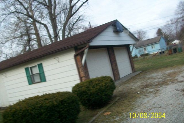 2nd image of 112 Ash St