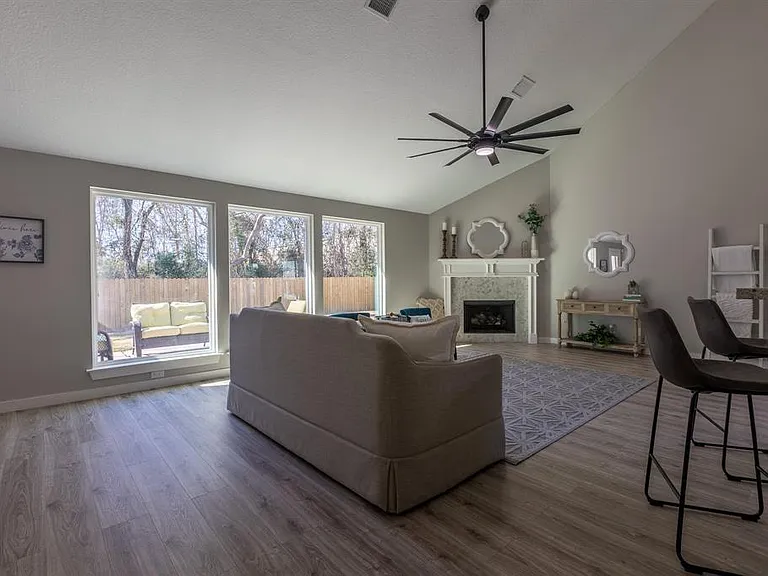 522 Jeremy Ct — Photo 17