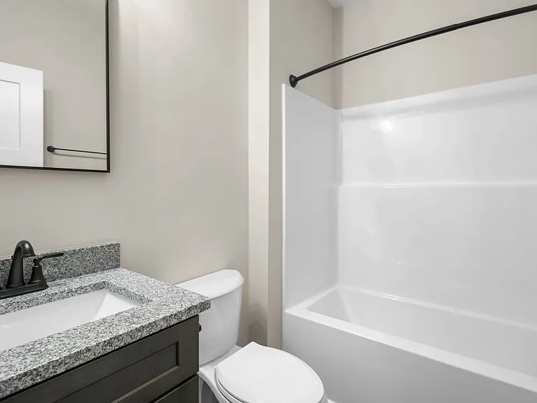 1004 Oak St #B — Photo 13