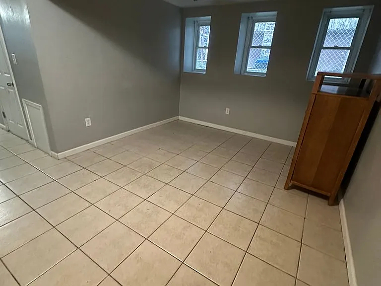1315 W Roosevelt Blvd — Photo 4
