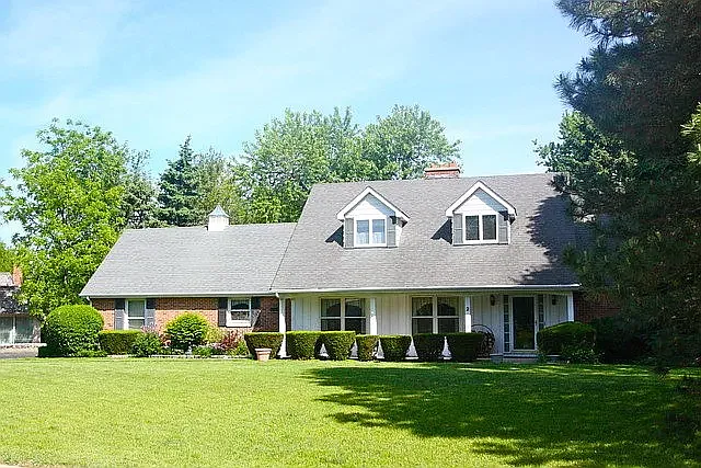 5 bed, 4.5 bath, 3905 sqft, $4,500 — Photo 1