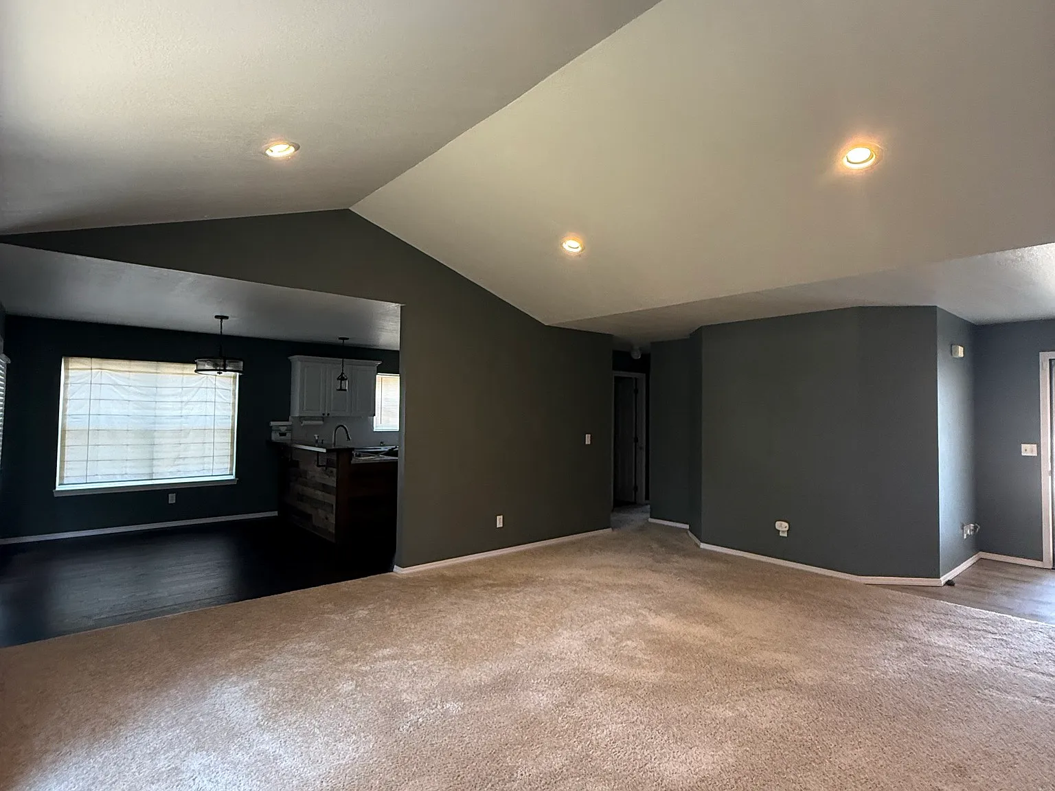 3 bed, 1450 sqft, $1,600 — Photo 2