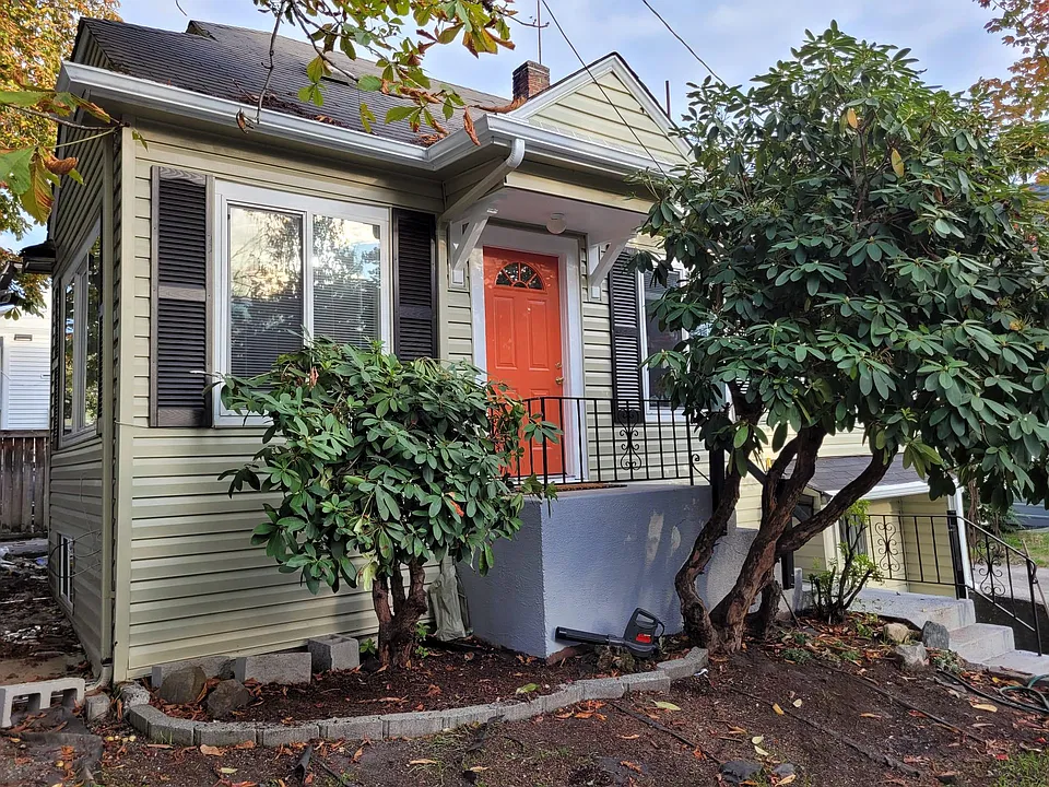 5544 25th Ave NE
