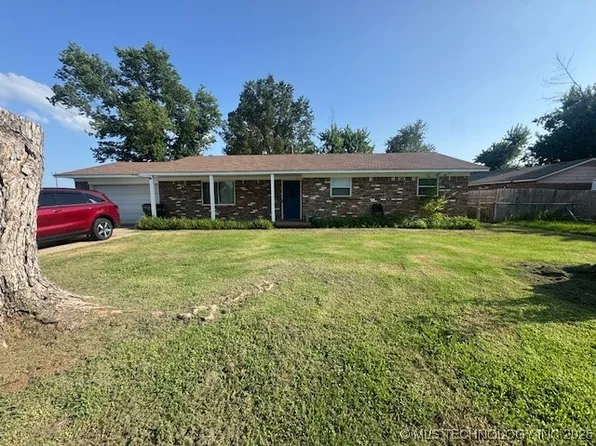 403 E Fry St, Claremore, OK 74017