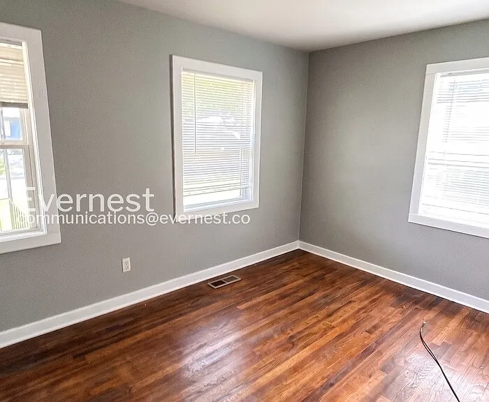 516 Athens Ct — Photo 7