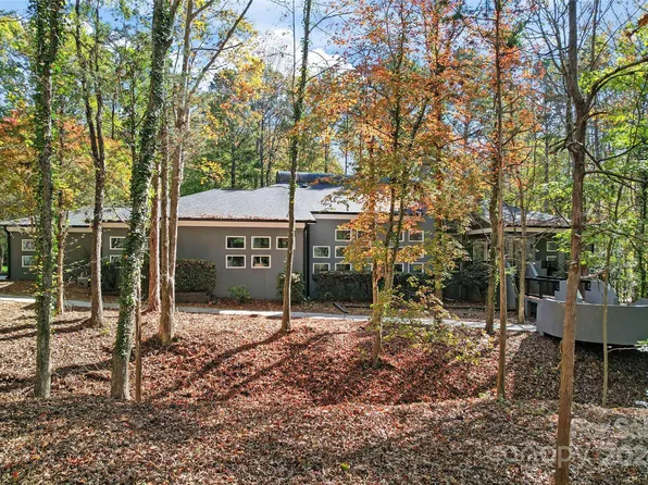 724 Amanda Dr, Matthews, NC 28104