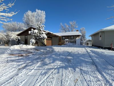 512 3rd St NE, Watford City, ND, 58854
