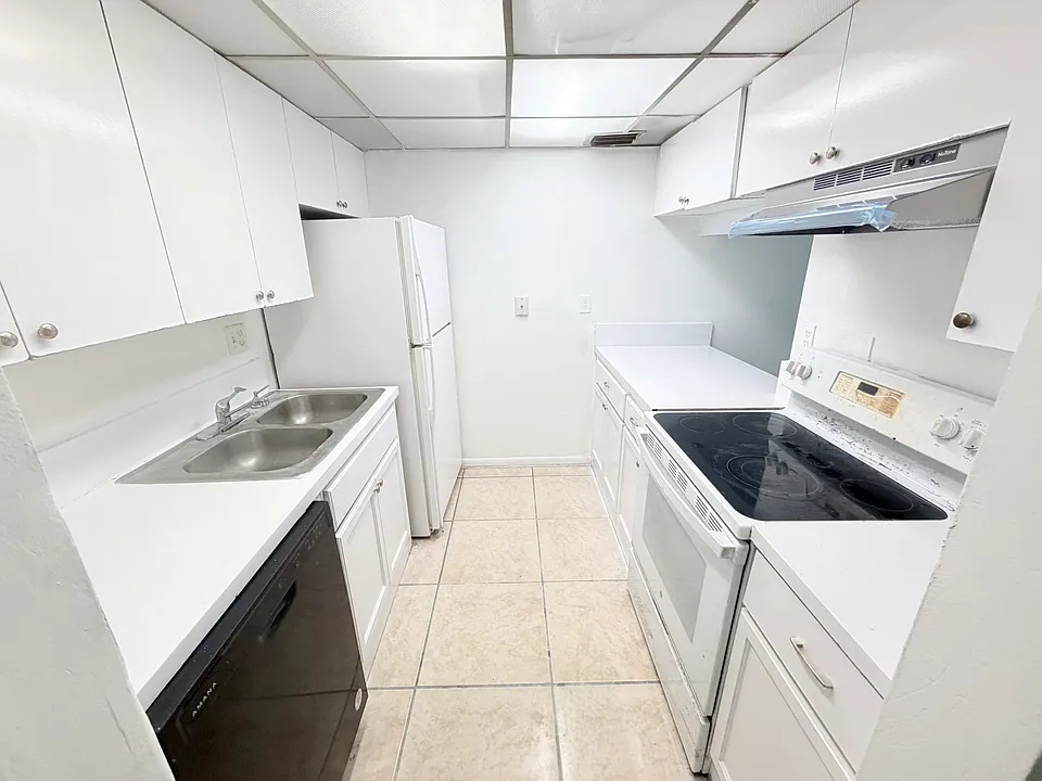 1720 N Congress Ave #205