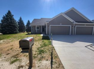 562 McKinley Ct, Three Rivers, MI 49093