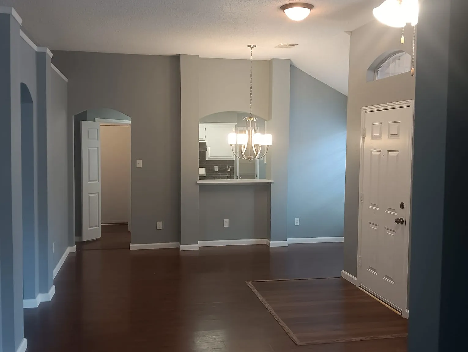 3 bed, 1353 sqft, $2,199 — Photo 4