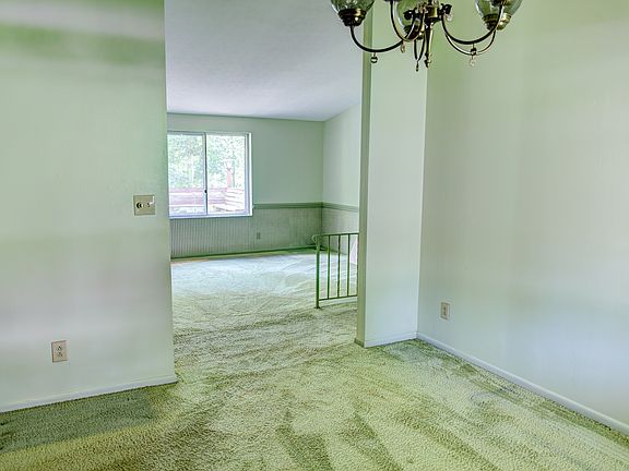 5th image of 7745 Park Creek Dr