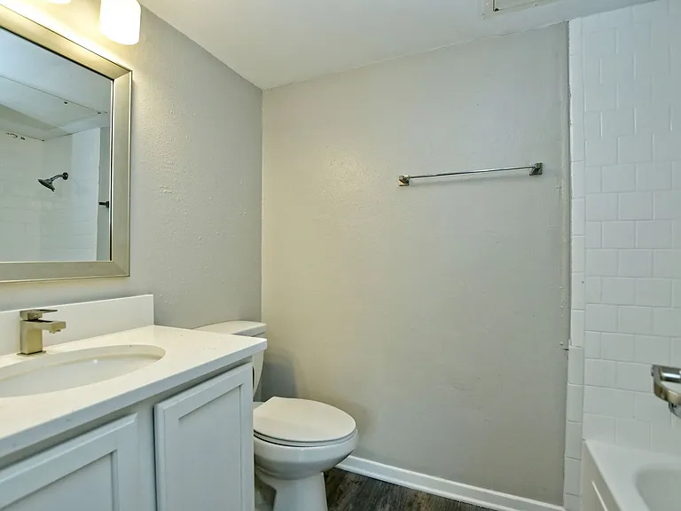 Sandpiper Apartments — Photo 11