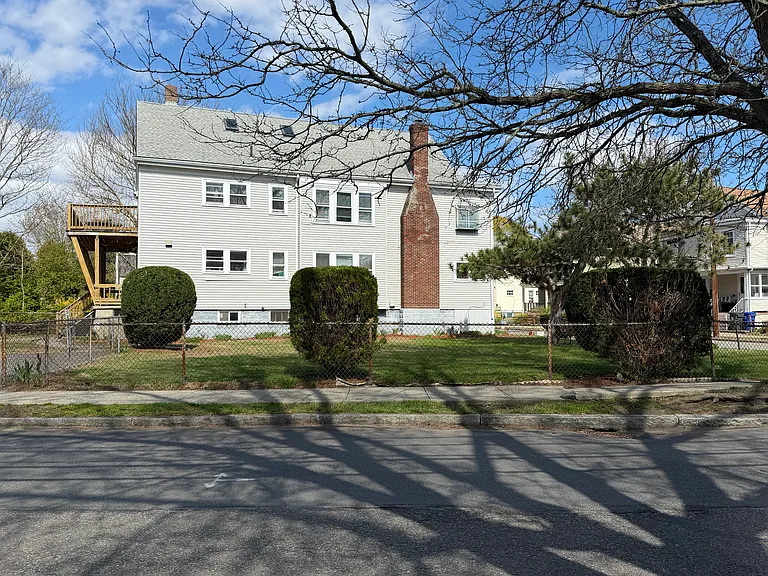 75 Varnum St #75 — Photo 3