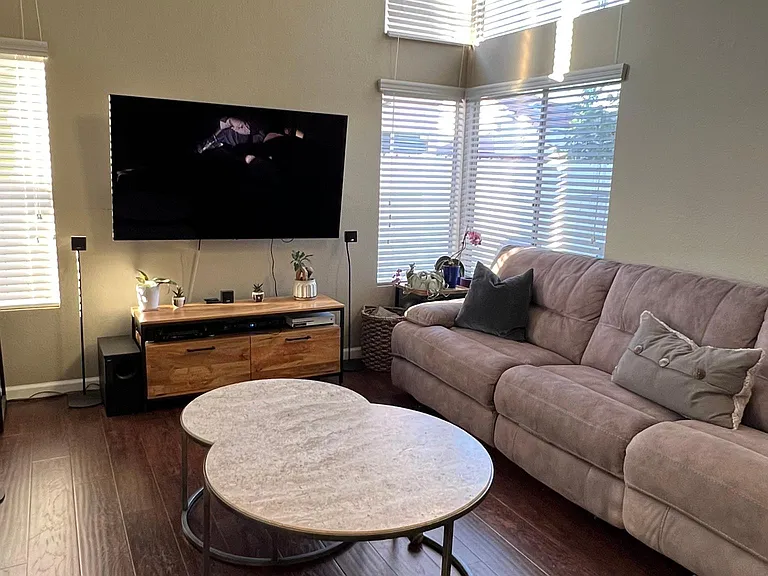 2126 Shoreview Pl — Photo 3