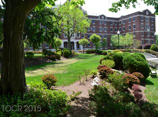 1101 Rio Vista Dr, Mahwah, NJ 07430