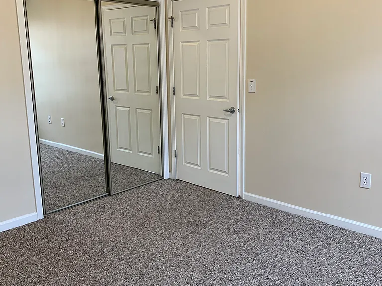 Big Red Apartments — Photo 31