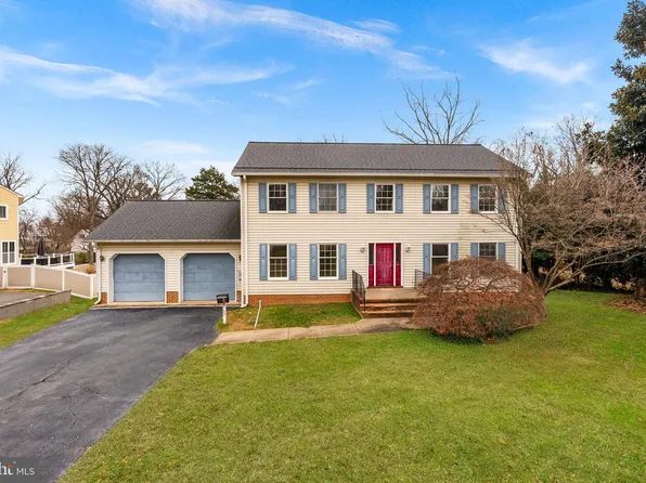 3709 Howsen Ave, Fairfax, VA 22030