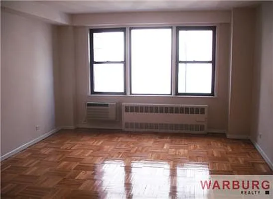 Rented by Warburg | media 7