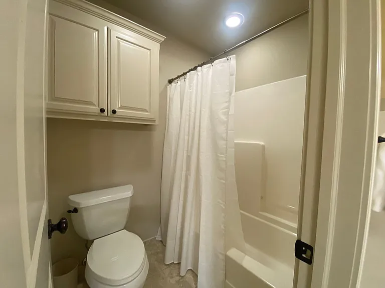 3605 N Narcissus Ave — Photo 46