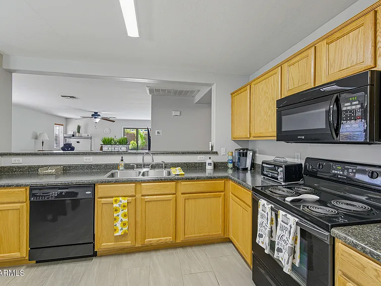 45023 W Miramar Rd — Photo 30