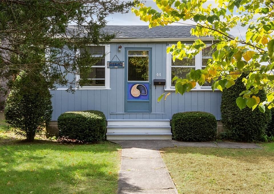 44 Benson Ave Westerly RI Zillow