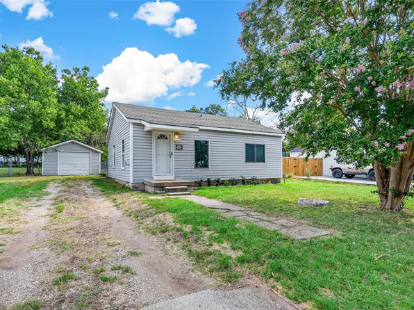 9216 Oels St, White Settlement, TX 76108