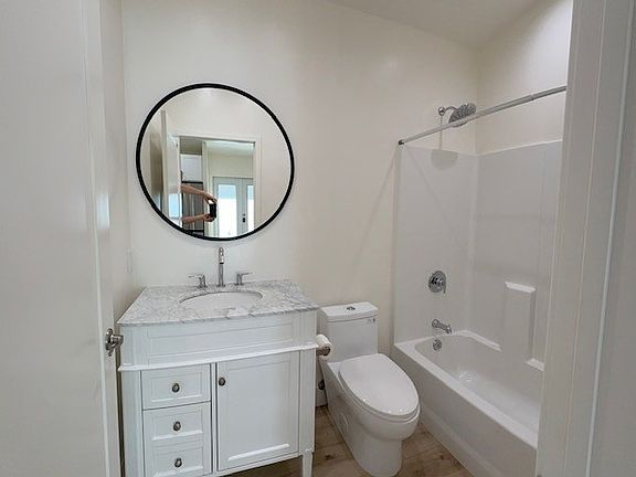 5th image of 20324 W Clark St