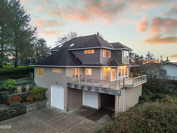 3rd image of 7270 Saghalie Ln