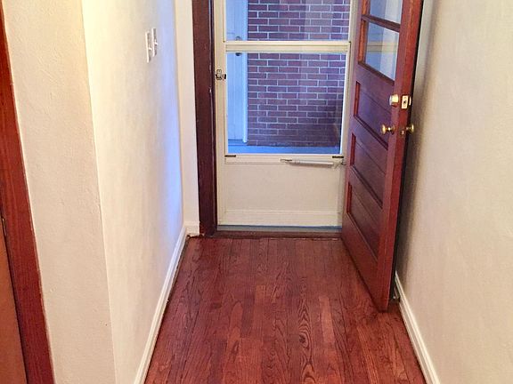 hall entrance from breezeway