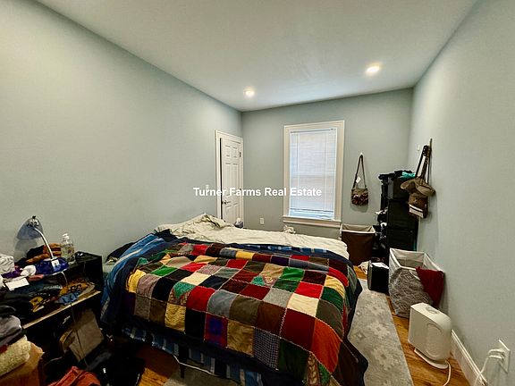 3rd image of 374 Oxford St #2F