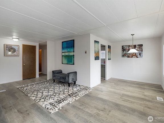 5th image of 201 Ho Hum Lane