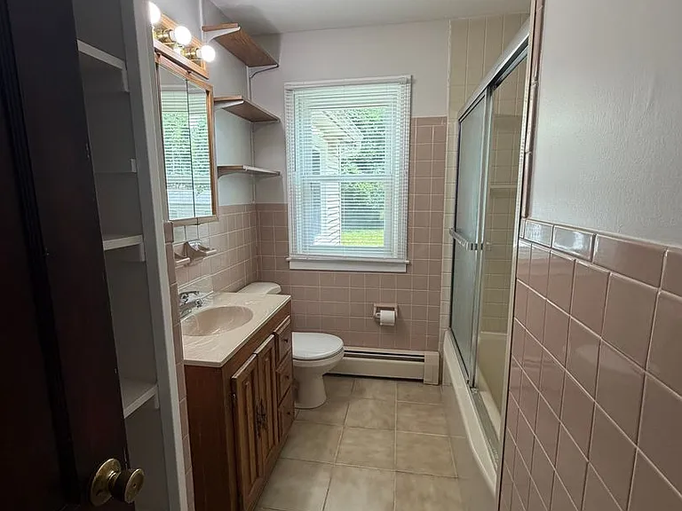 102 Gale Ave — Photo 15