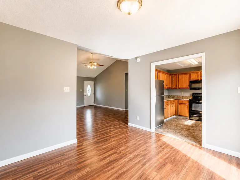 317 Headrickview Dr — Photo 7