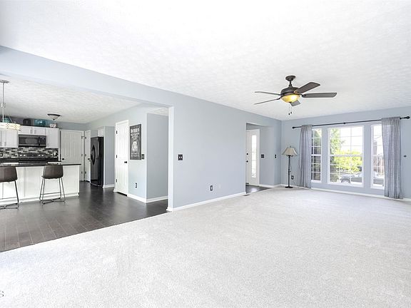 5th image of 2010 Wedgewood Ln