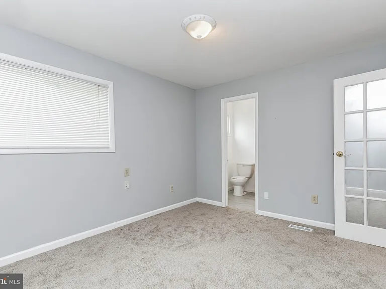 13905 Parkland Dr — Photo 18