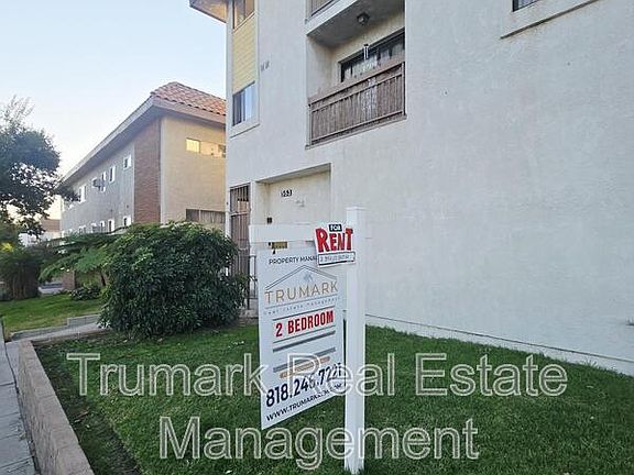 4th image of 553 E Orange Grove Ave APT C