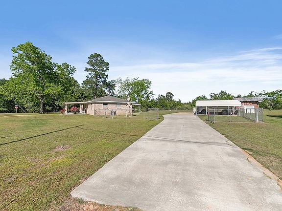 3rd image of 210 Bauman Rd