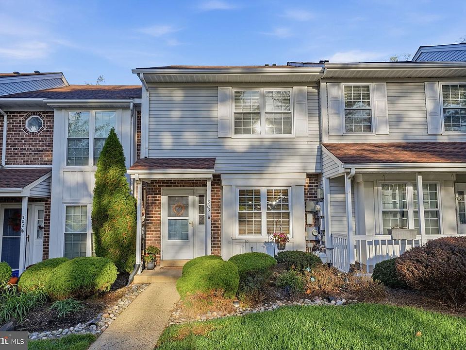 1st image of 303 Leedom Way