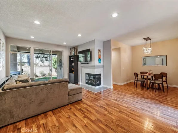 8215 E White Oak Rdg Unit 22, Orange, CA 92869