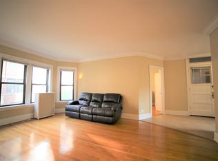 2131 Ridge Ave APT 3H, Evanston, IL 60201