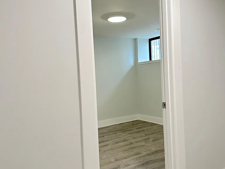 2440 W Iowa St #1F — Photo 15
