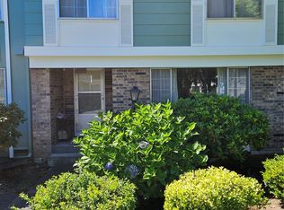 8642 Onyx Dr SW UNIT F, Tacoma, WA