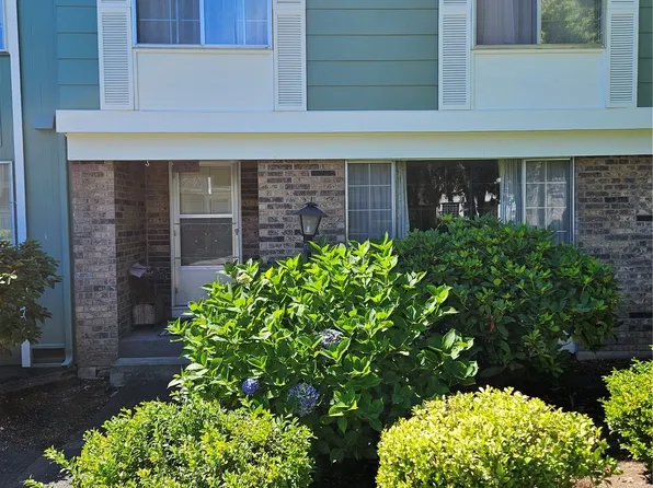 8642 Onyx Dr SW #F, Lakewood, WA 98498