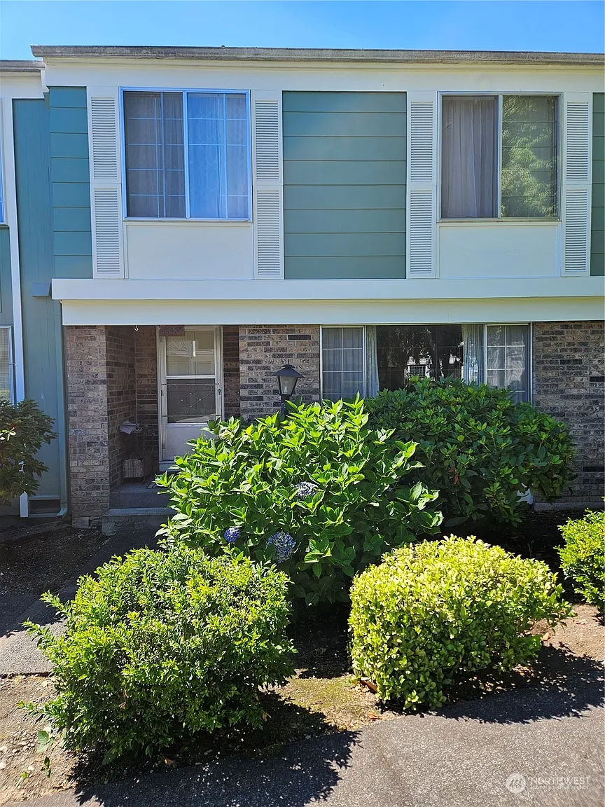 8642 Onyx Dr SW #F photo 1