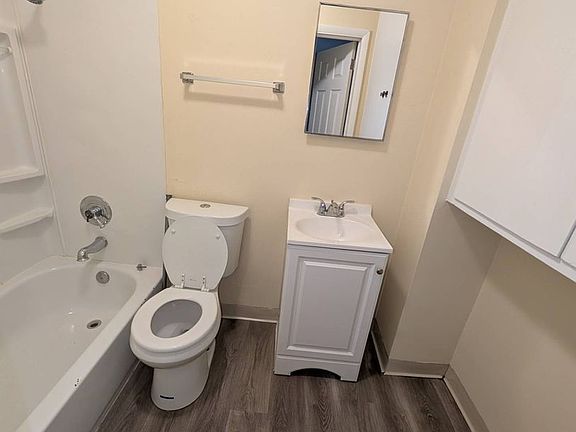 5th image of 409-411 N Longwood St #411-12